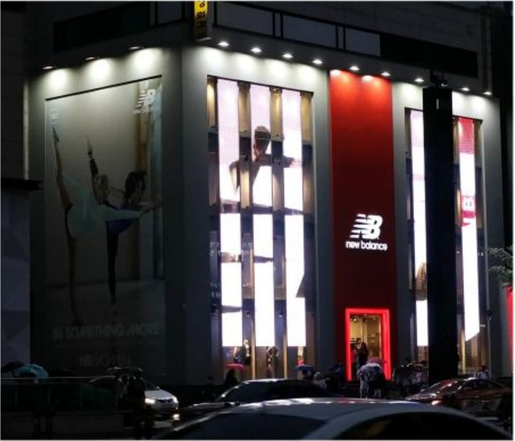 뉴발란스 플래그쉽 — 강남점 · 프로젝트 이미지 2